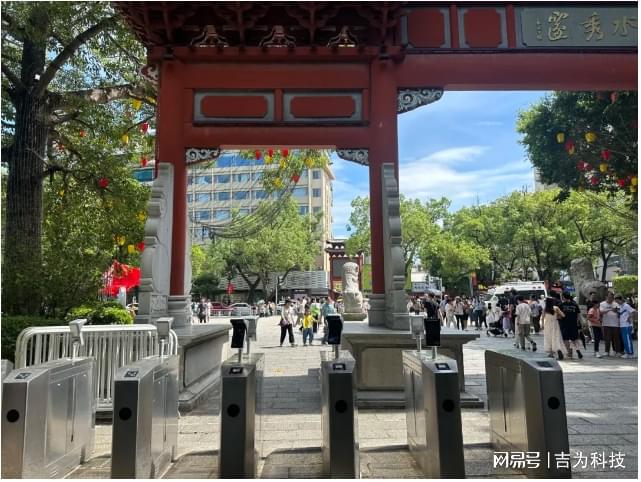 星空综合体育全站app国度5A级旅游景区-惠州西湖上线吉为科技人脸辨认一体机体系(图3)
