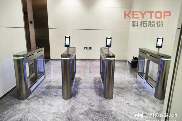 星空综合体育全站app福建漳州人脸辨认门禁体系、人行通道 摆闸翼闸三辊闸厂家(图3)