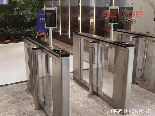 星空体育安徽宿州人脸辨认门禁厂家、人行通道 摆闸翼闸三辊闸体系(图3)